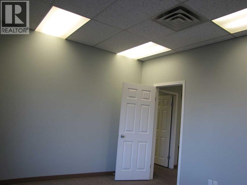 4924 48 Avenue Property Photo 21