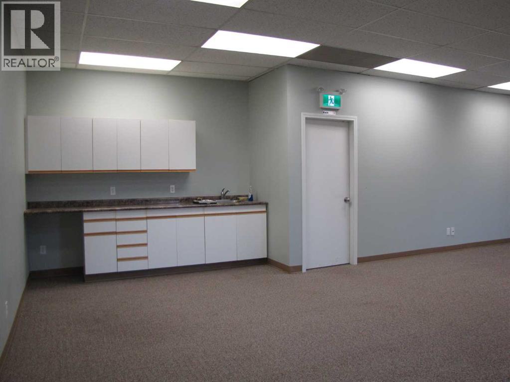 4924 48 Avenue Property Photo 28