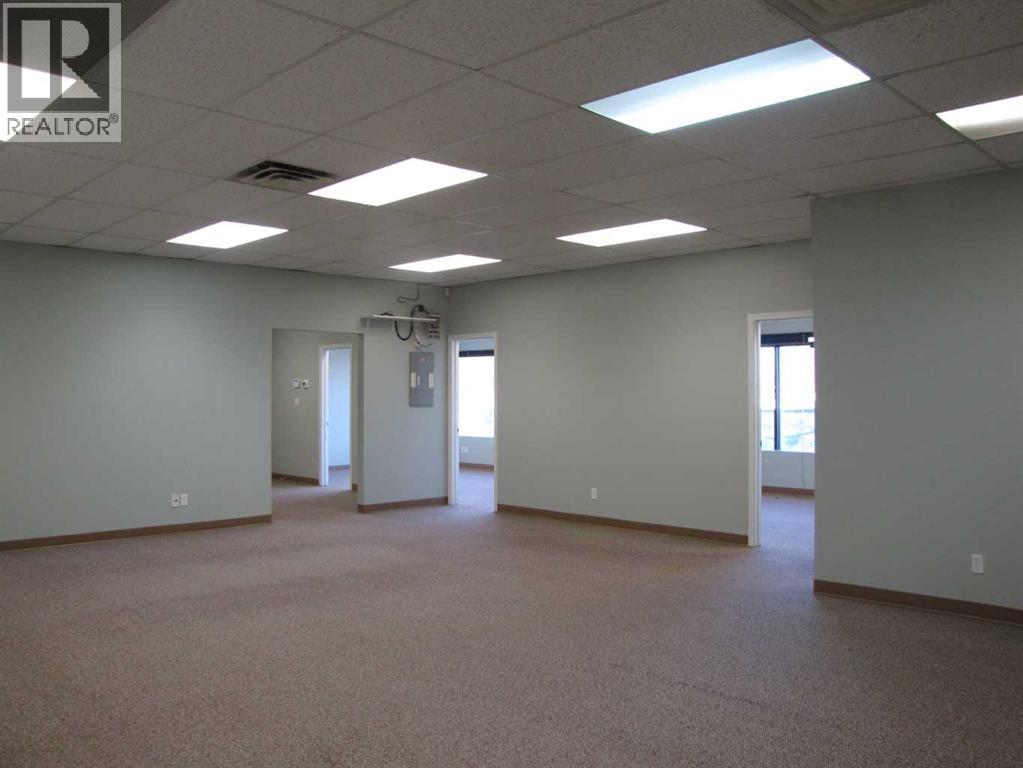 4924 48 Avenue Property Photo 36