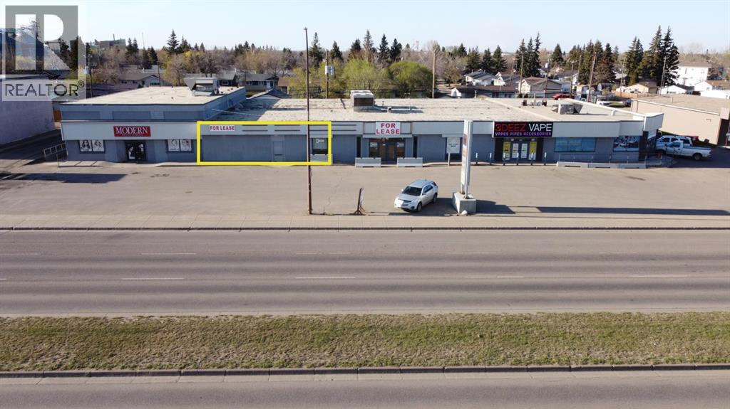 5716 44 Street Property Photo 1