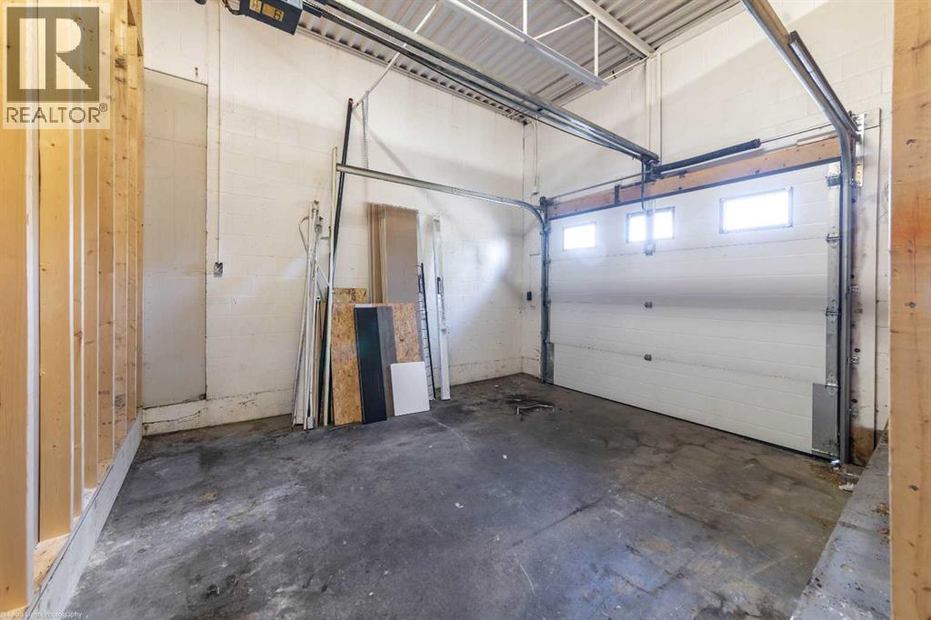 5716 44 Street Property Photo 16