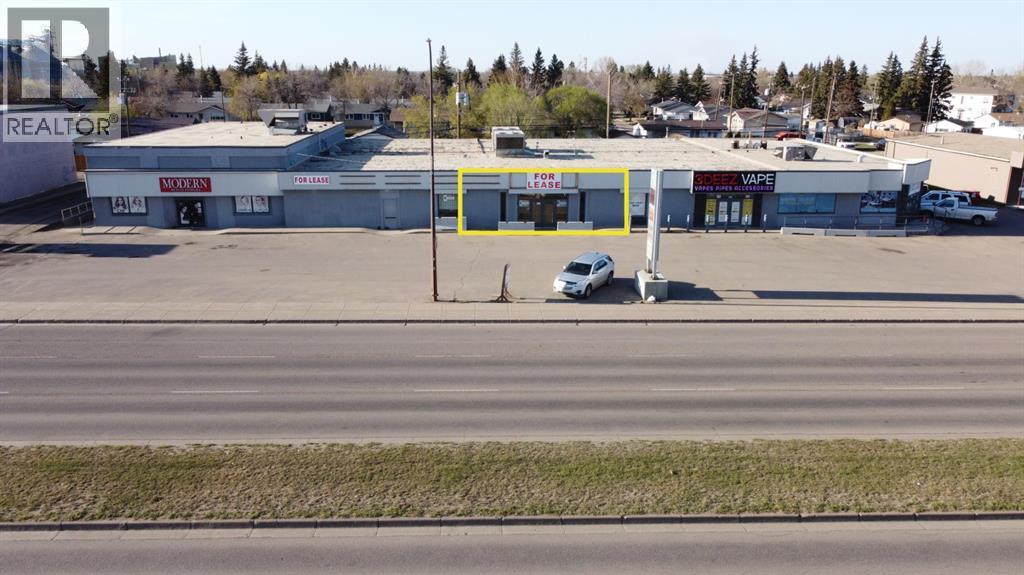 5716 44 Street Property Photo 3