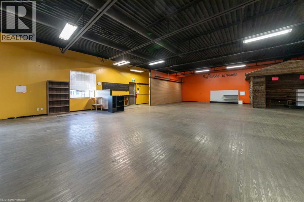 5716 44 Street Property Photo 5