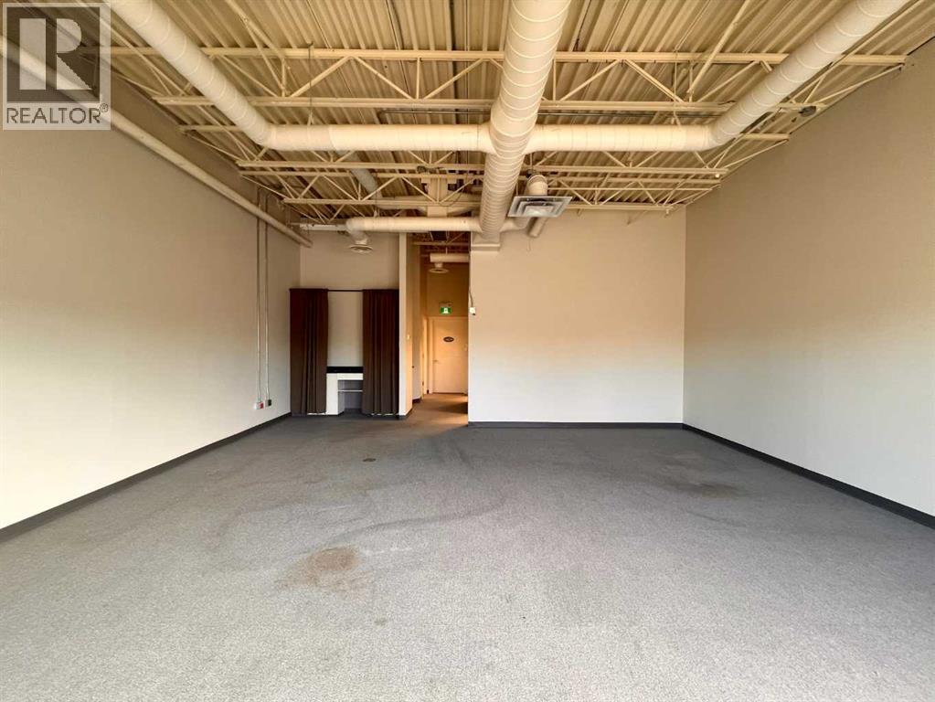 3215 49 Avenue Property Photo 3