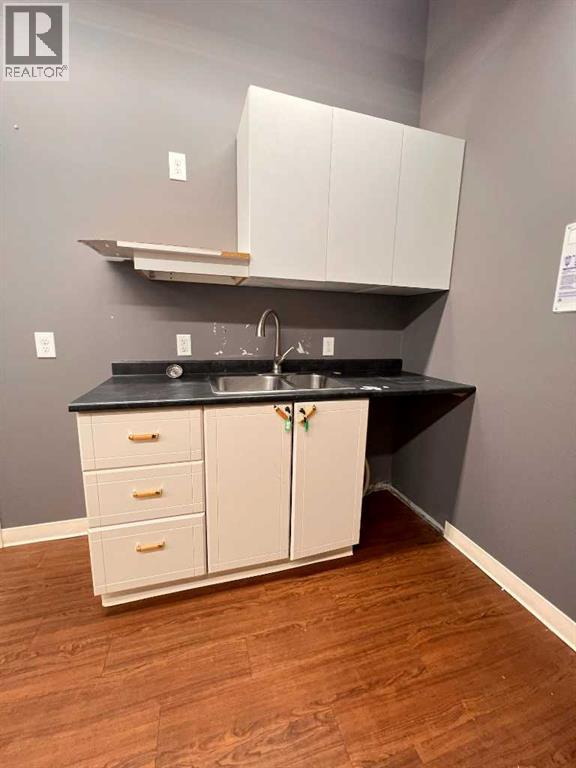 3215 49 Avenue Property Photo 12