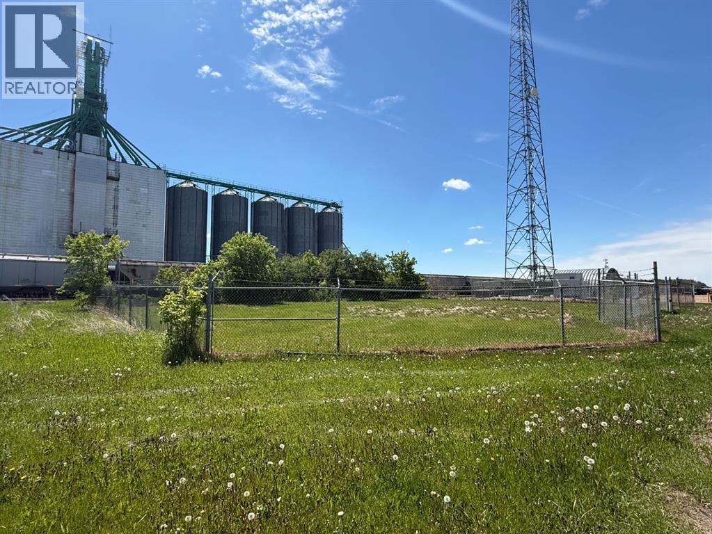 4719 Railway Avenue Property Photo 4