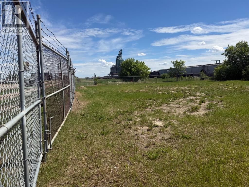 4719 Railway Avenue Property Photo 8