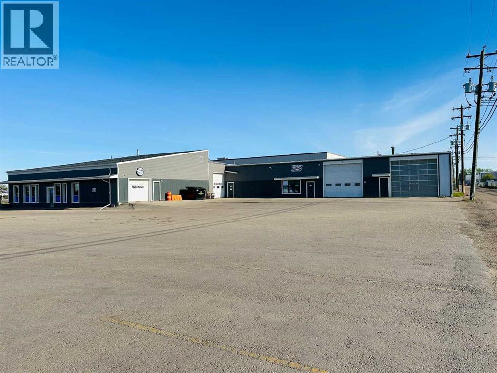 12615 100 Street Property Photo 2