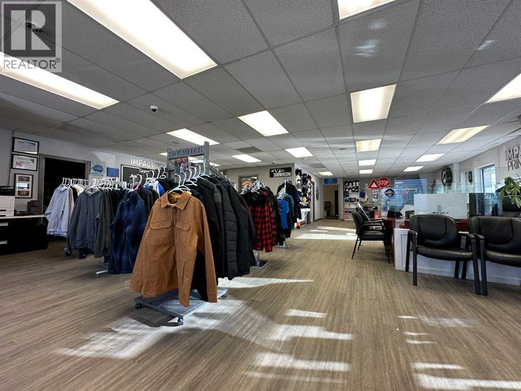 12615 100 Street Property Photo 3