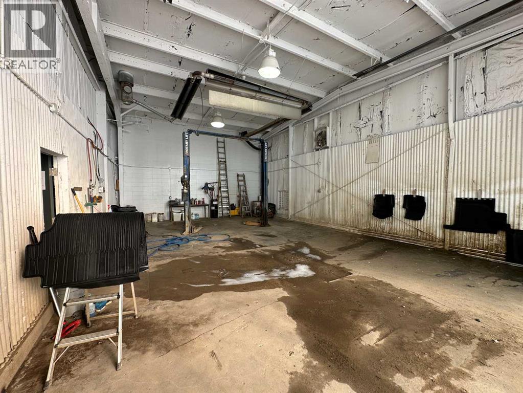 12615 100 Street Property Photo 13