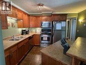 3 501 Street Property Photo 2