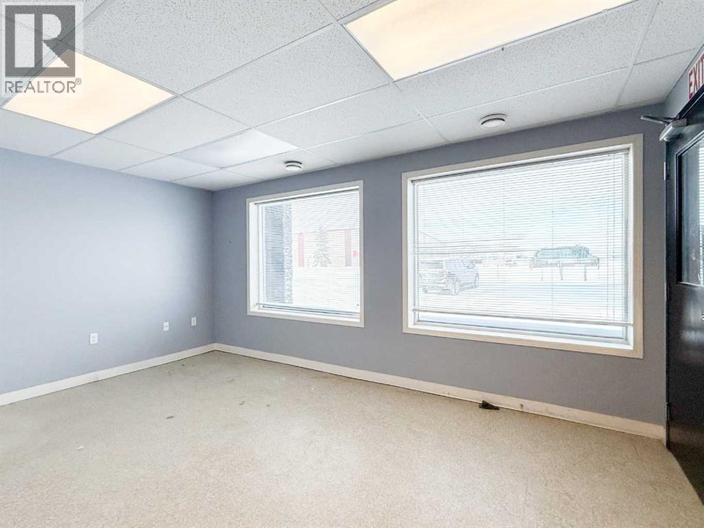 8715 109 Street Property Photo 2