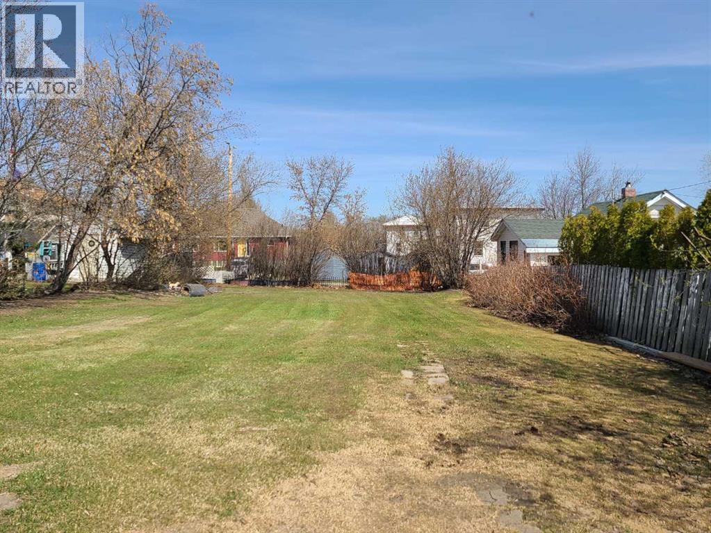 10022 98 Street Property Photo 1