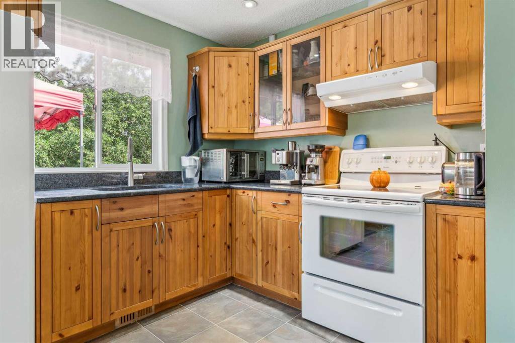 320 Haddon Road Sw Property Photo 6