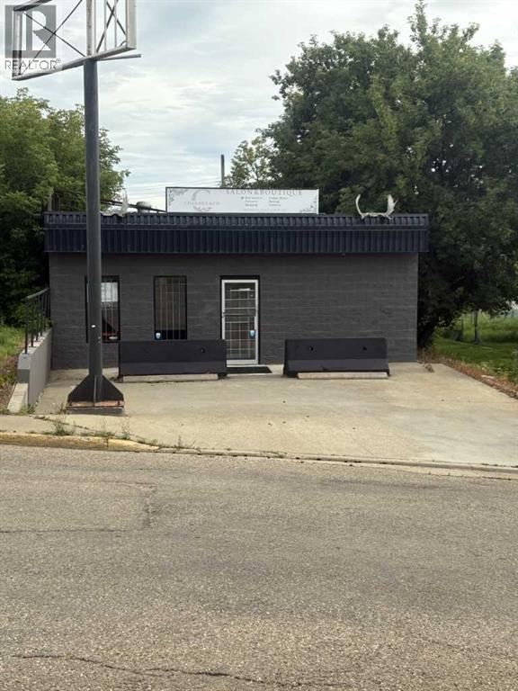 9815 94 Avenue Property Photo 1