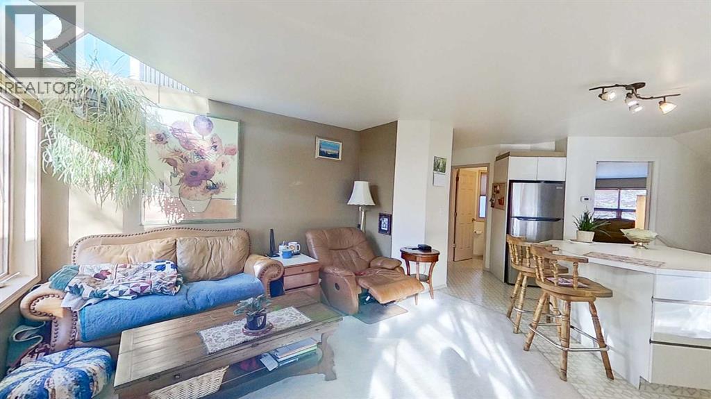 2219 Westmount Road Nw Property Photo 7