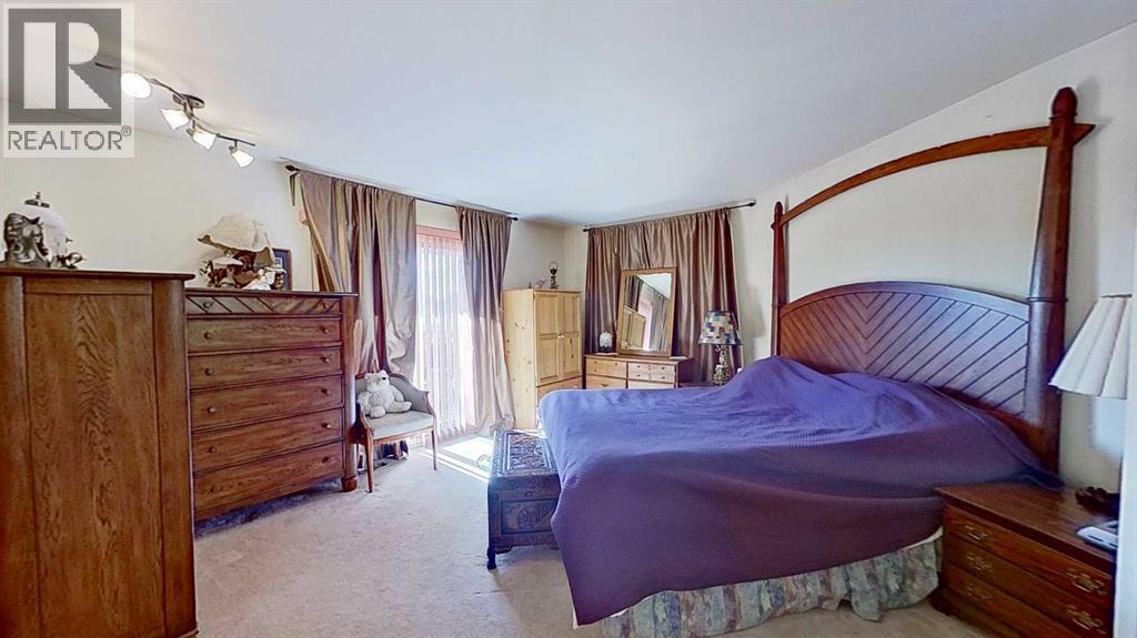 2219 Westmount Road Nw Property Photo 14