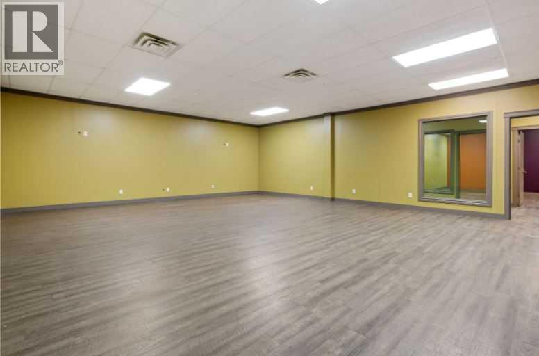 5051 50 Street Property Photo 8