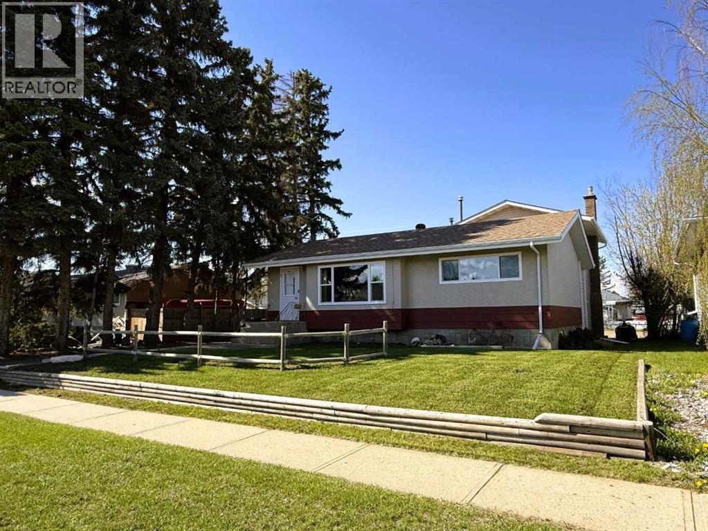 4606 50 Avenue Property Photo 1