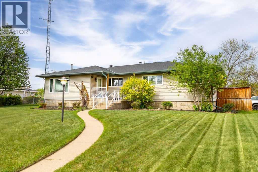 638 9 Avenue Property Photo 1