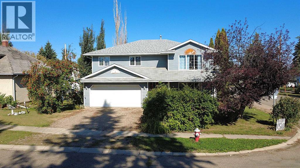 220 1 Avenue E Property Photo 4