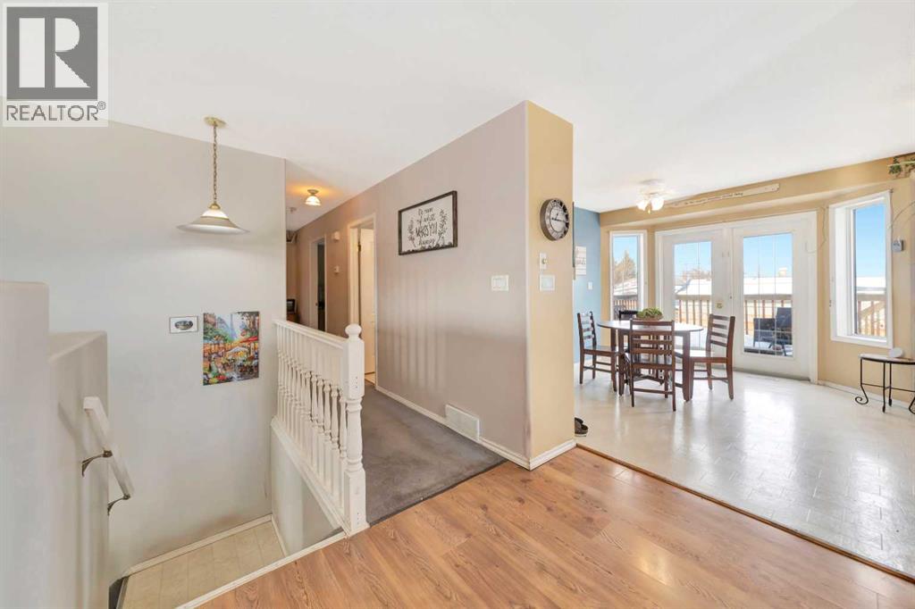 220 1 Avenue E Property Photo 8
