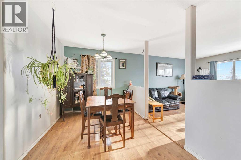 220 1 Avenue E Property Photo 14