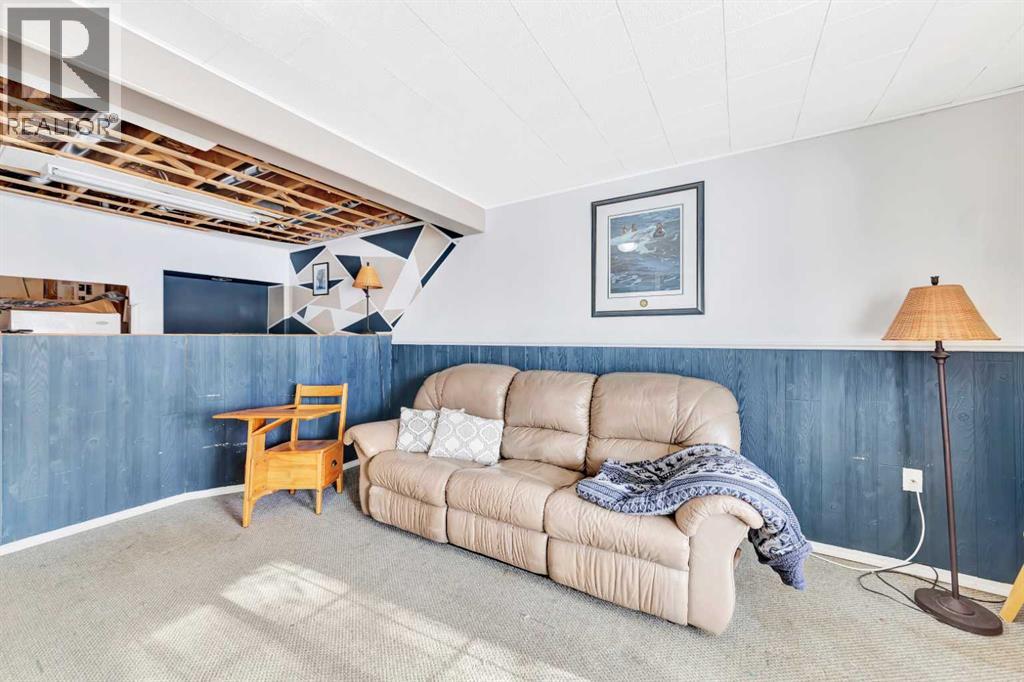 220 1 Avenue E Property Photo 25