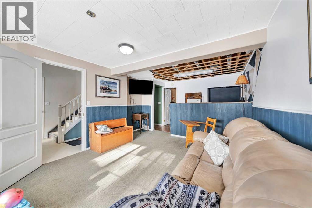 220 1 Avenue E Property Photo 26