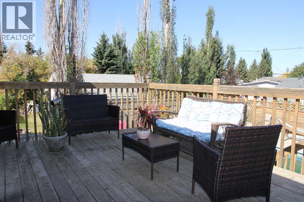 220 1 Avenue E Property Photo 33