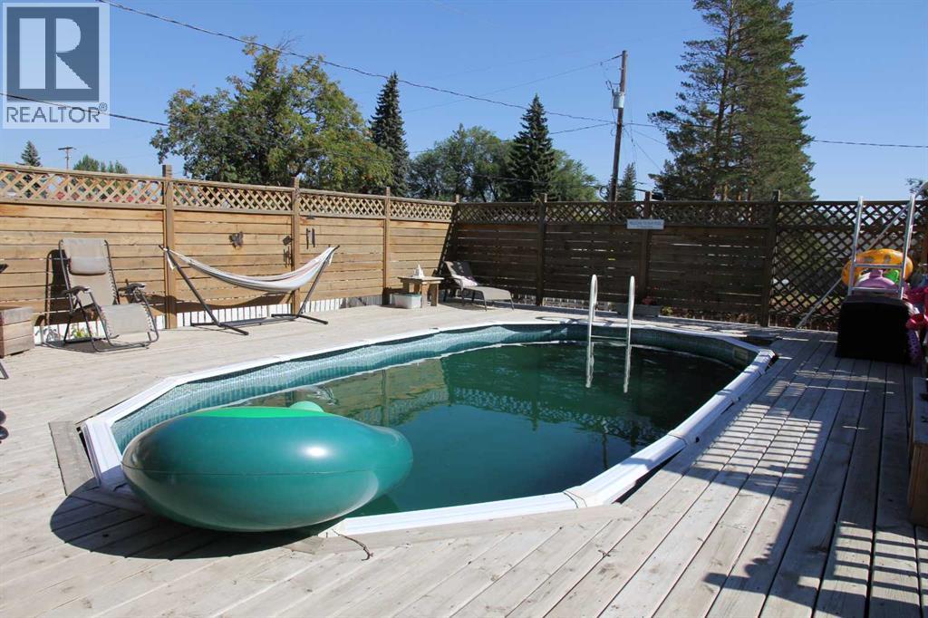 220 1 Avenue E Property Photo 36