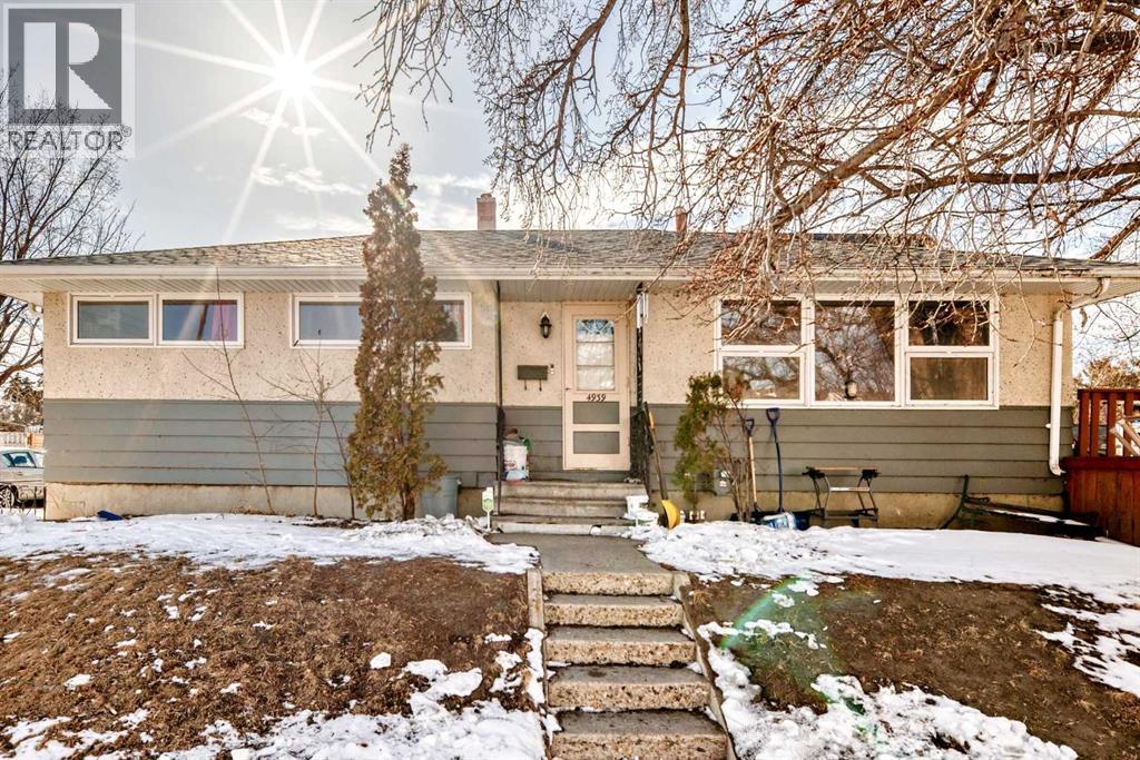 4939 45 Street Property Photo 1