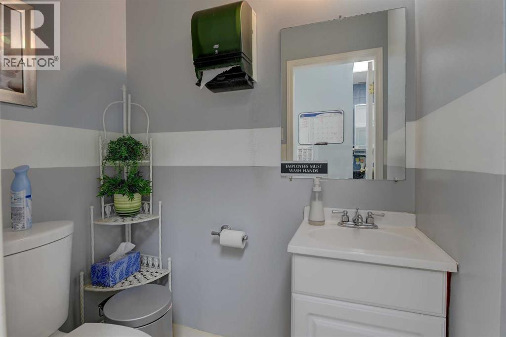 10018 101 Avenue Property Photo 4