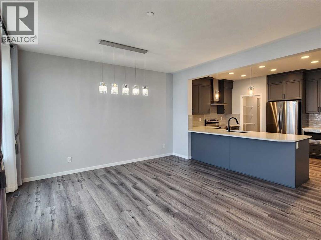 90 Howse Common Ne Property Photo 5