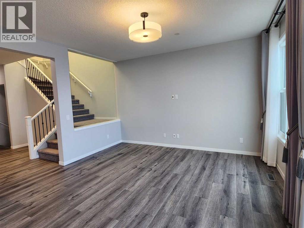 90 Howse Common Ne Property Photo 10
