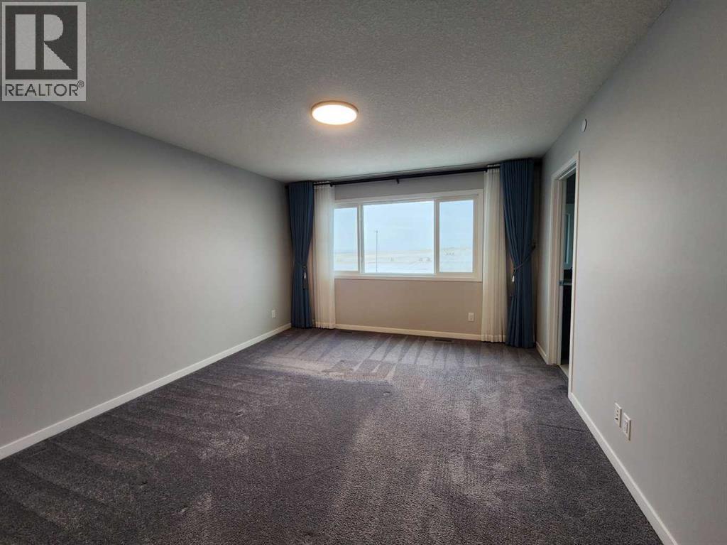 90 Howse Common Ne Property Photo 18