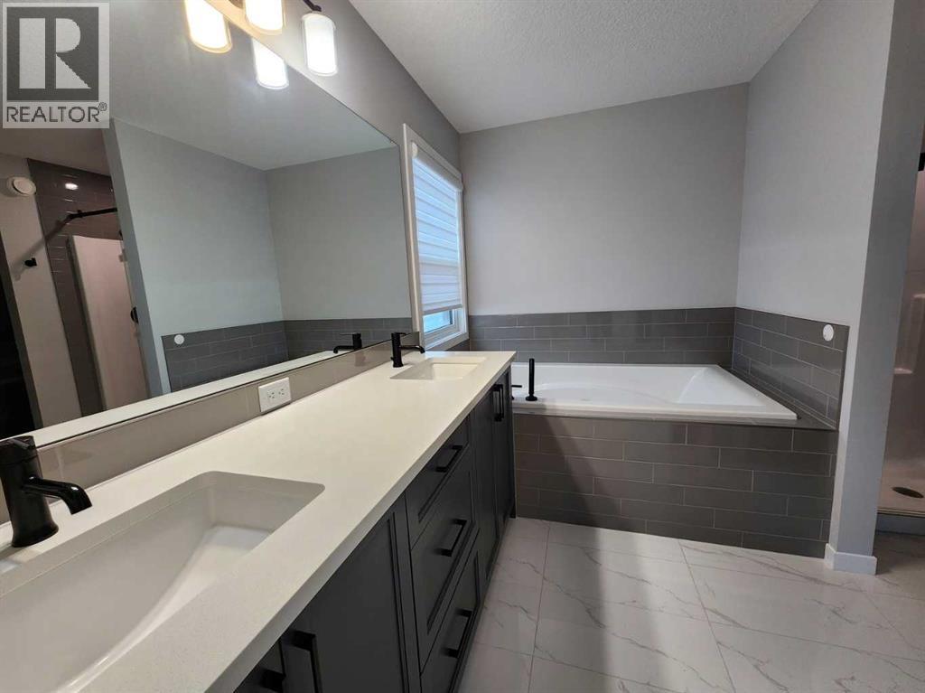 90 Howse Common Ne Property Photo 22