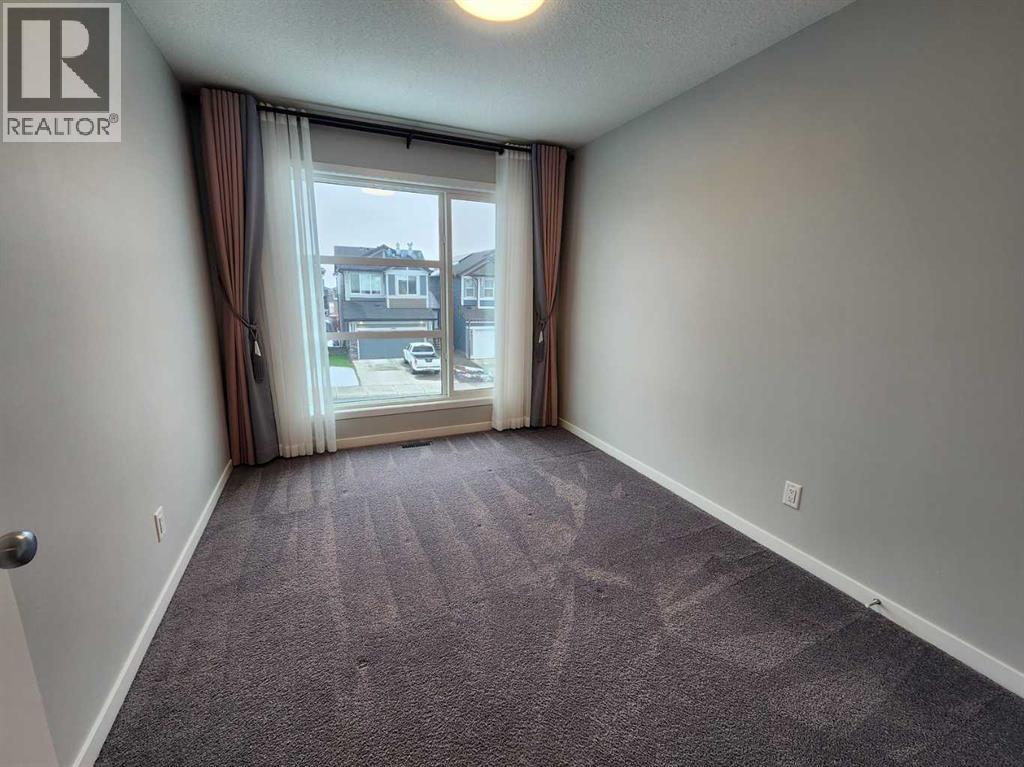 90 Howse Common Ne Property Photo 32