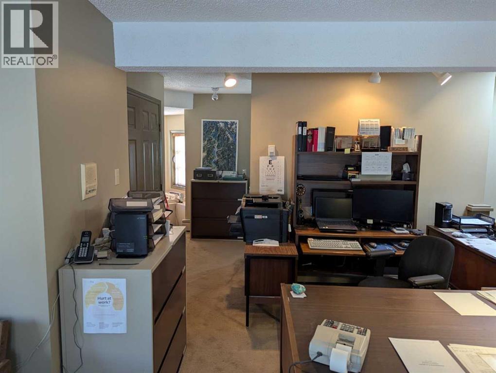1401 2 Street Sw Property Photo 8