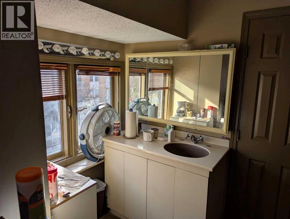 1401 2 Street Sw Property Photo 9