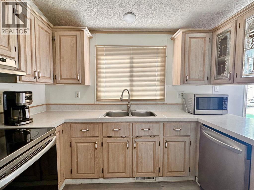 613 Iris Street Property Photo 14