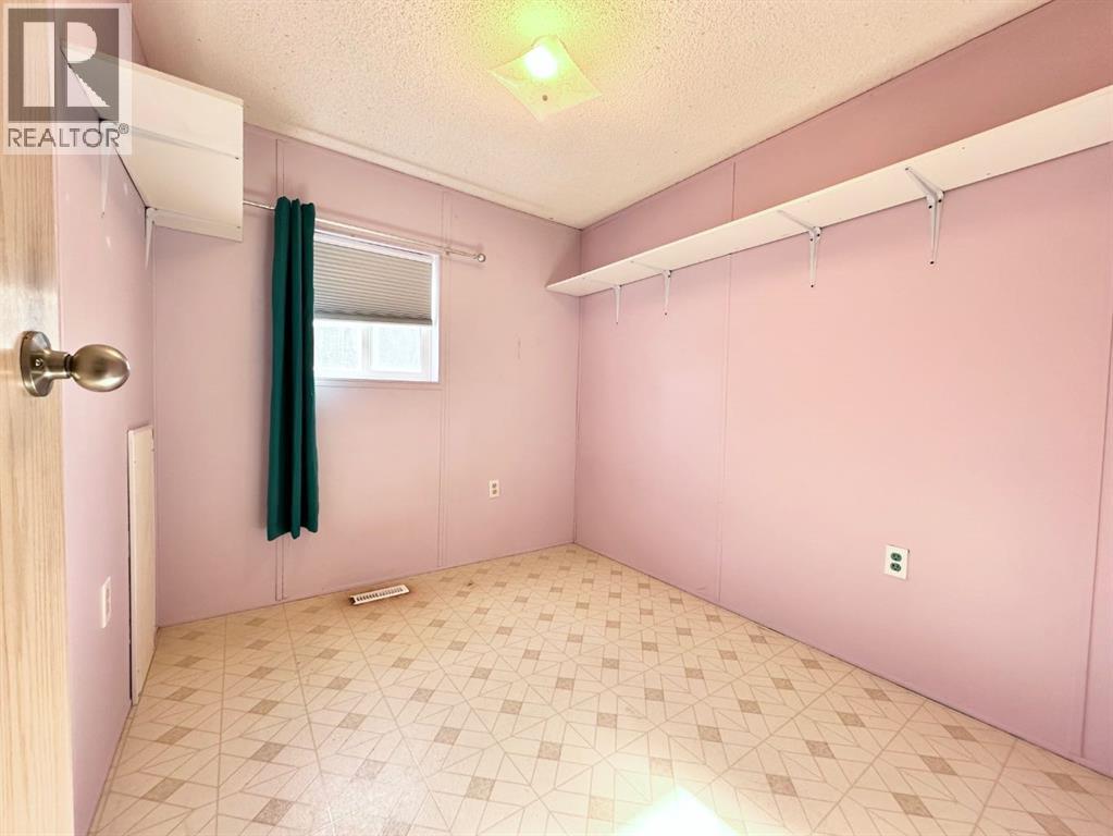 613 Iris Street Property Photo 29