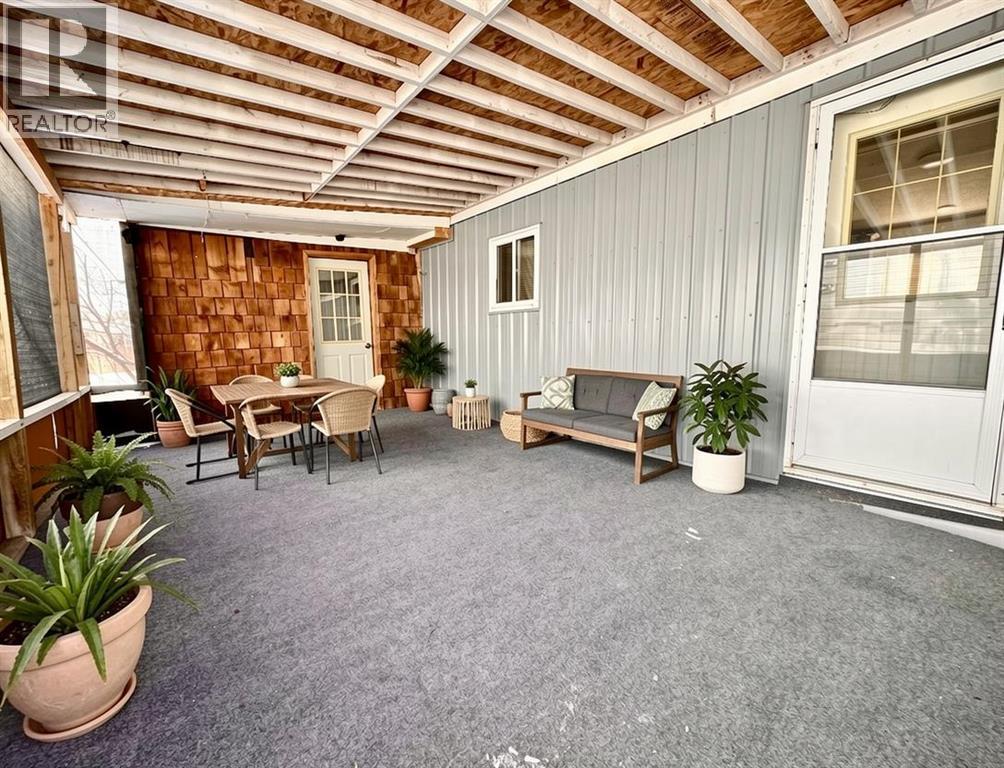 613 Iris Street Property Photo 35