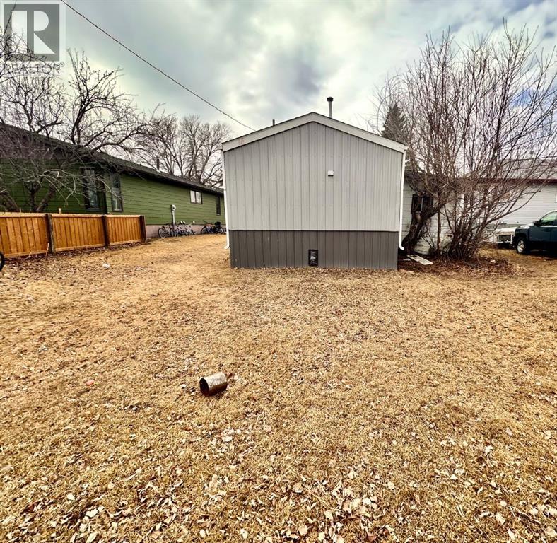 613 Iris Street Property Photo 38