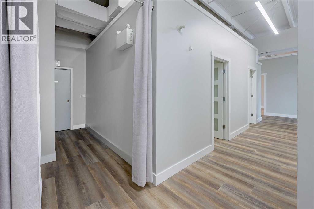 5116 52 Street Property Photo 4