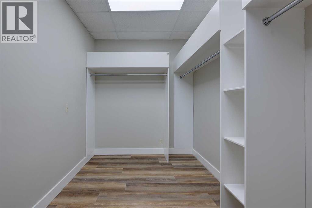 5116 52 Street Property Photo 11