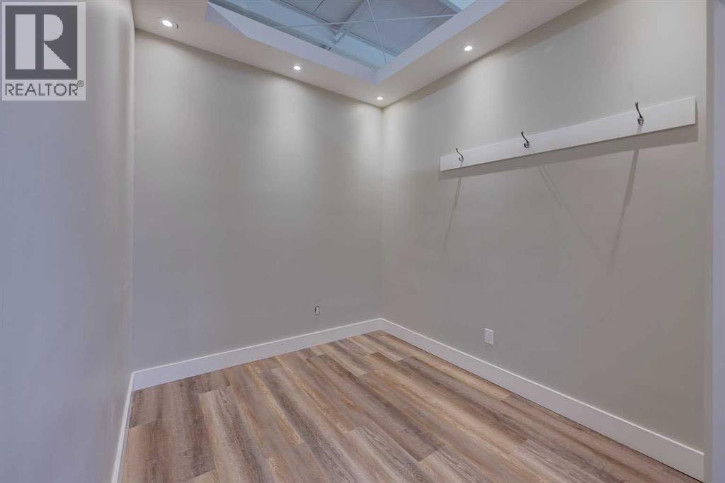 5116 52 Street Property Photo 28