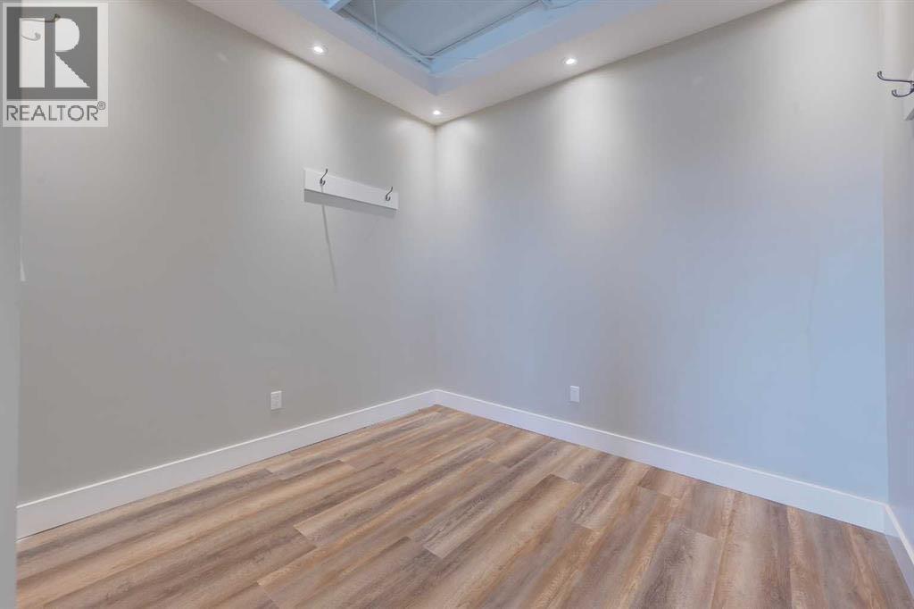 5116 52 Street Property Photo 32
