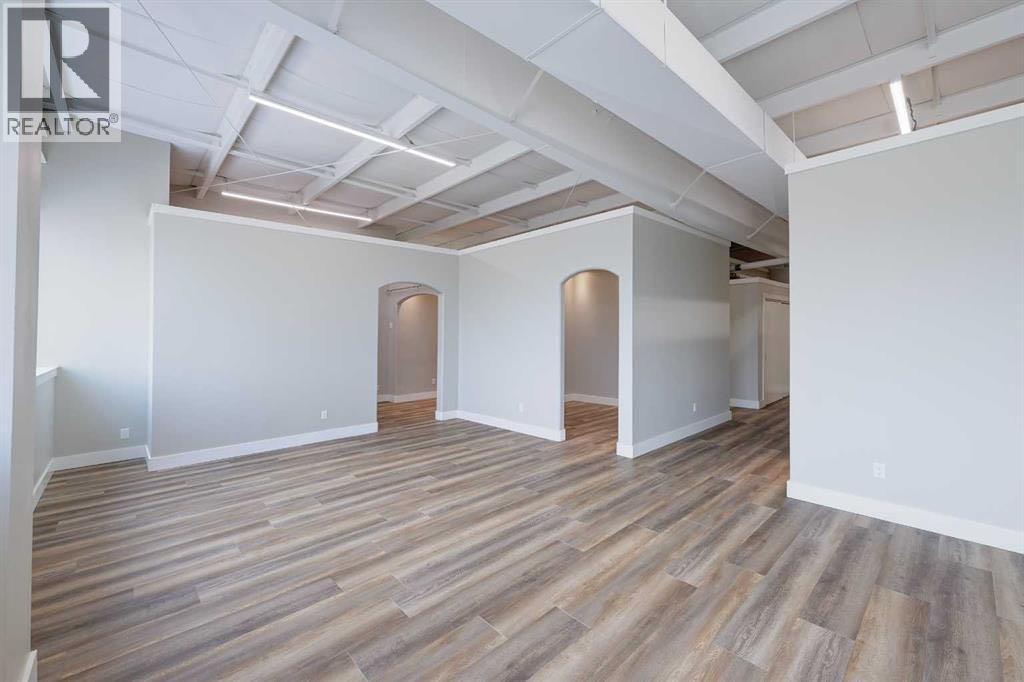 5116 52 Street Property Photo 33