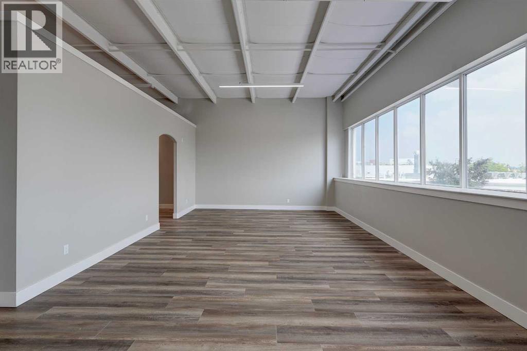 5116 52 Street Property Photo 34